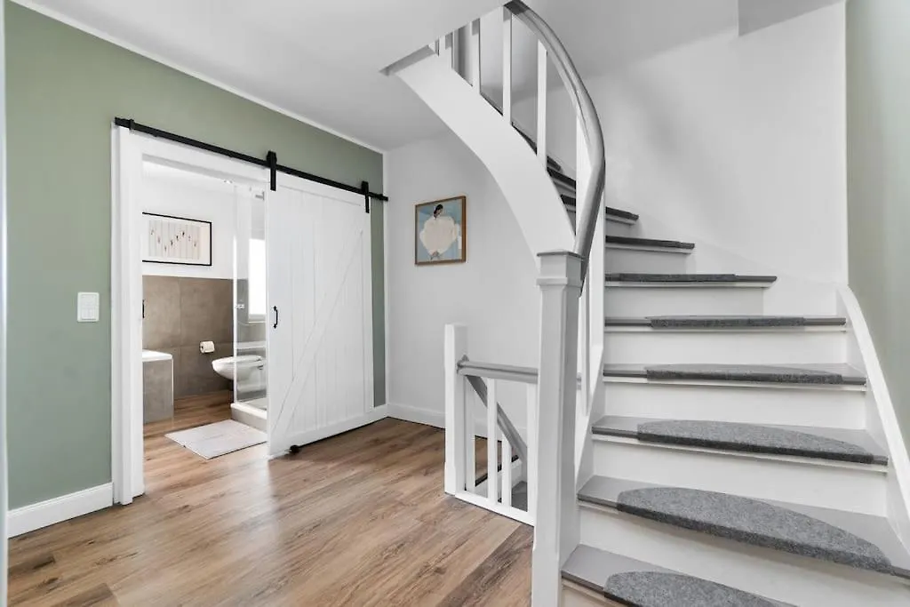 Jooyful Stays Townhouse Kevelaer Holiday home